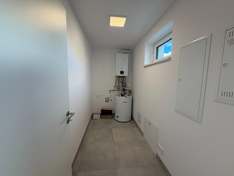 Pronájem domu, 161 m² (13 z 28)