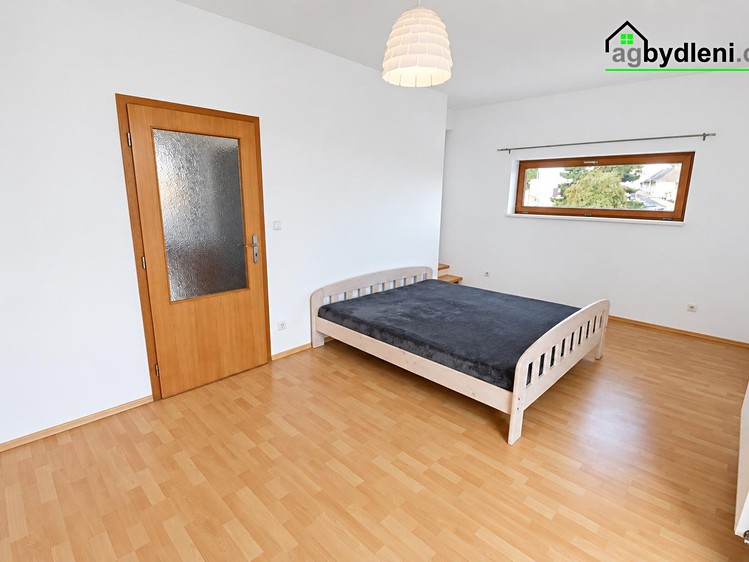 Pronájem bytu 3+kk, 95 m² (6 z 16)
