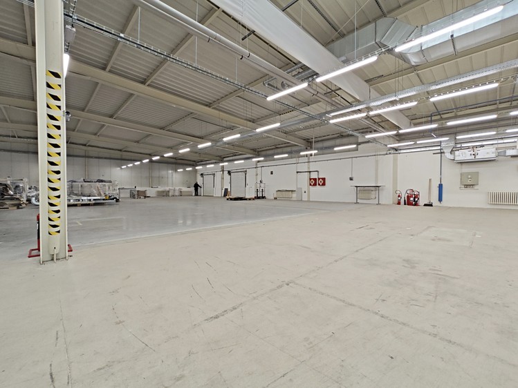 Комерційне приміщення в оренду, 1 700 м² (4 з 11)