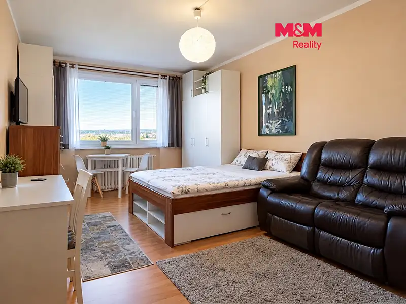 Pronájem bytu 1+kk 28 m², Hradec Králové – náhled fotky 1