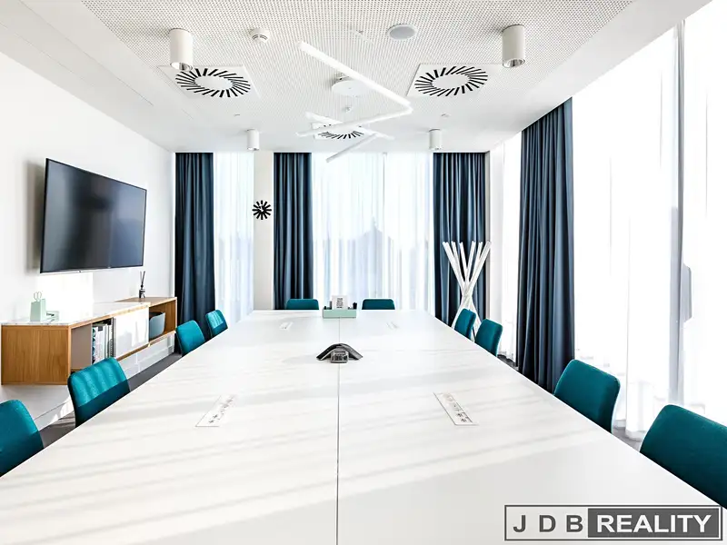 Pronájem kanceláře 110 m², Praha – náhled fotky 3