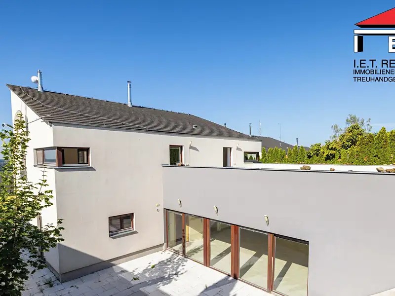 Prodej rodinného domu 326 m², pozemek 2960 m², Židlochovice – náhled fotky 1