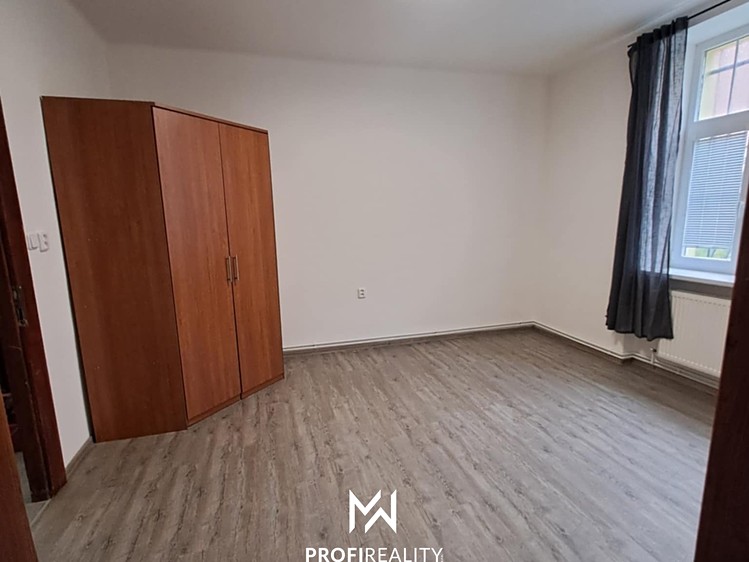 Pronájem bytu 3+1, 77 m² (6 z 9)