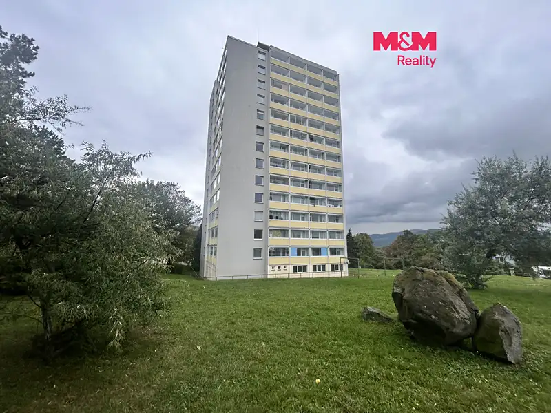 Pronájem bytu 1+kk 21 m², Ústí nad Labem – náhled fotky 1