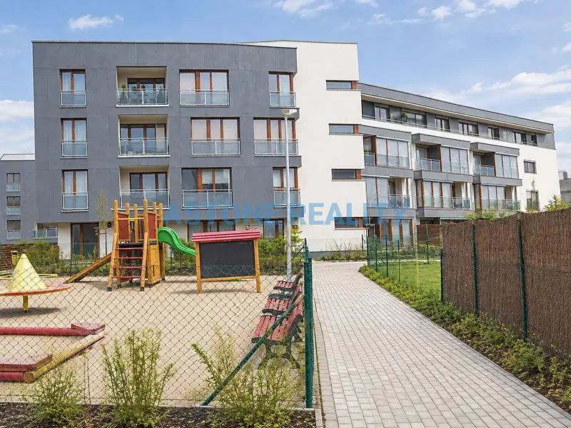 Pronájem bytu 2+kk 55 m², Praha – náhled fotky 1