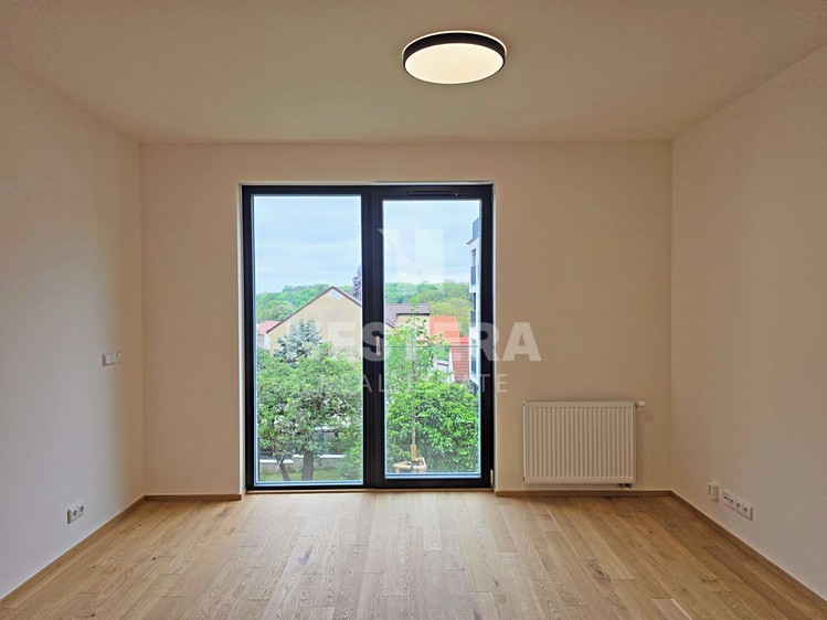 Pronájem bytu 1+kk, 32 m² (5 z 18)