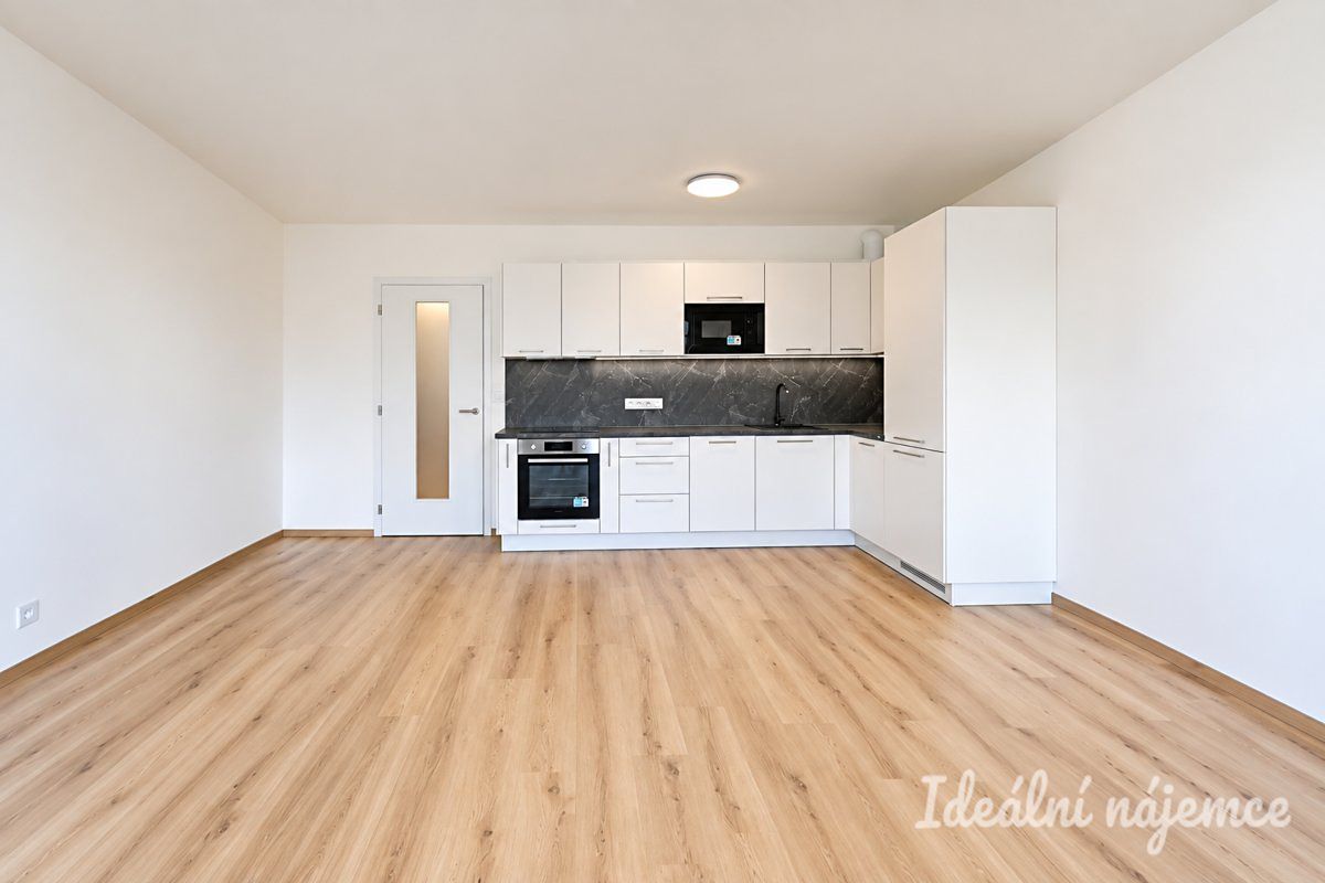 Pronájem bytu 1+kk 42 m² – fotografie 3