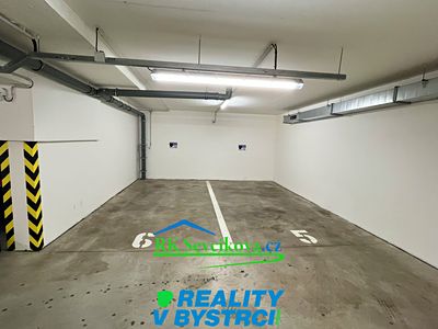 Pronájem garážového stání 14 m²