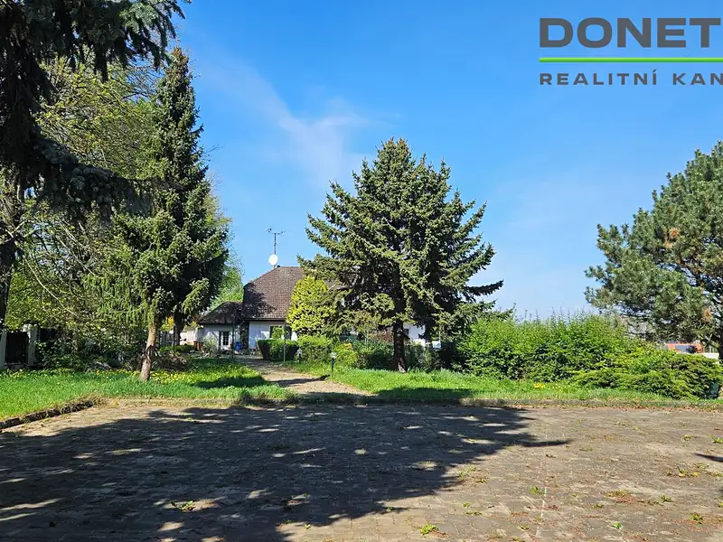 Prodej stavebního pozemku 820 m², Hradec Králové – náhled fotky 2