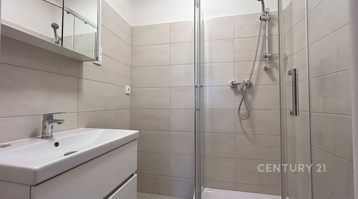 Pronájem bytu 3+1 72 m² – fotografie 3