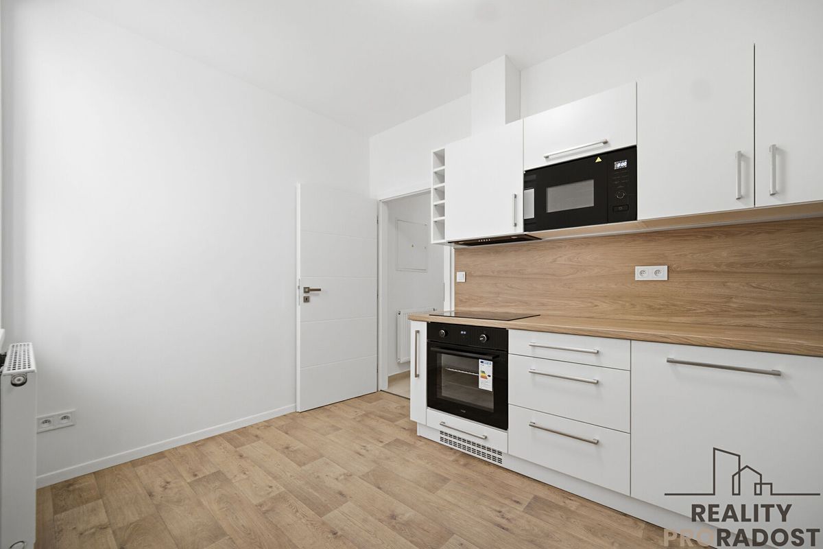 Pronájem bytu 1+1 35 m² – fotografie 4