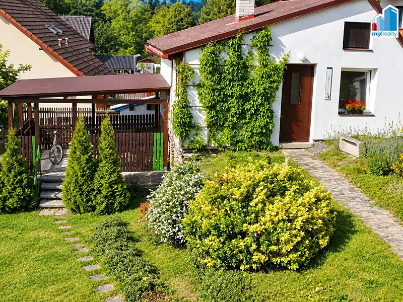 Prodej rodinného domu 350 m², pozemek 616 m², Chanovice – náhled fotky 2