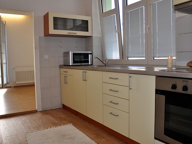Pronájem bytu 3+1, 72 m² (1 z 10)