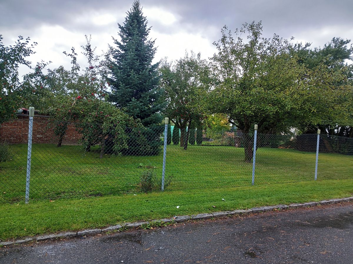 Prodej stavebního pozemku 735 m² – fotografie 2