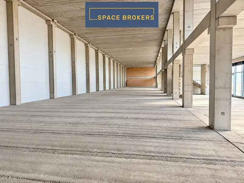 Pronájem skladového prostoru 950 m², Zápy – náhled fotky 2