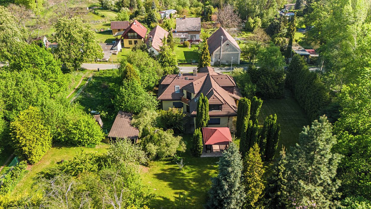 Prodej rodinného domu 305 m², pozemek 305 m²