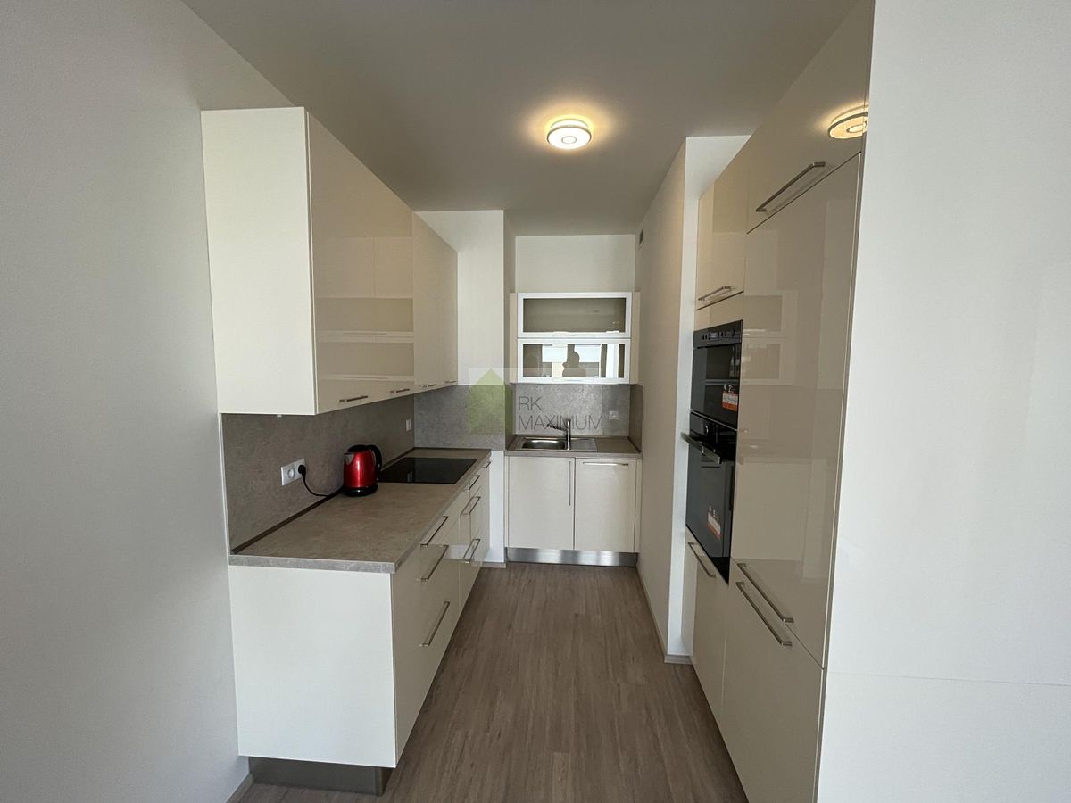 Pronájem bytu 2+kk 51 m² – fotografie 3