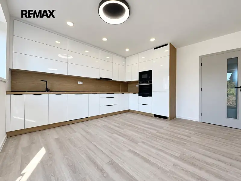 Prodej rodinného domu 107 m², pozemek 333 m², Petrovice u Karviné – náhled fotky 1