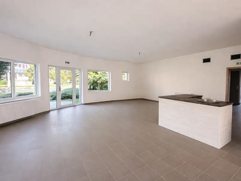 Pronájem restaurace 180 m², Kolín – náhled fotky 1