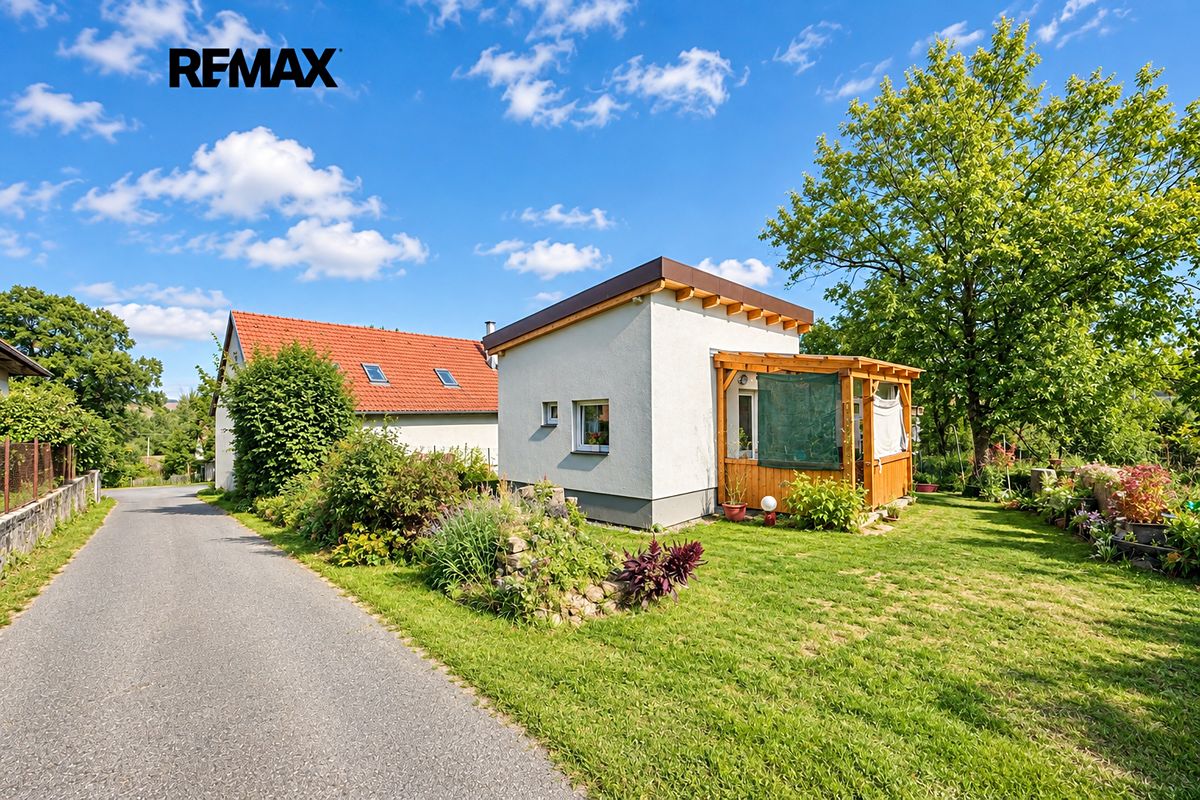 Prodej rodinného domu 232 m², pozemek 156 m² – fotografie 2