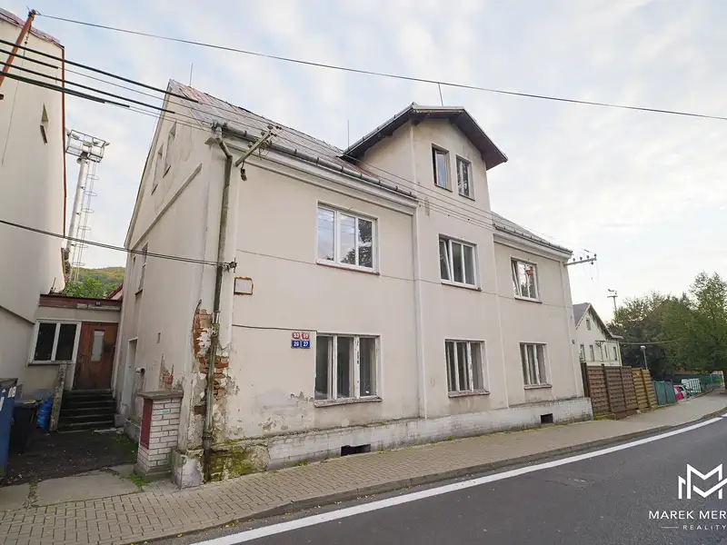 Prodej rodinného domu 410 m², pozemek 382 m², Povrly – náhled fotky 2