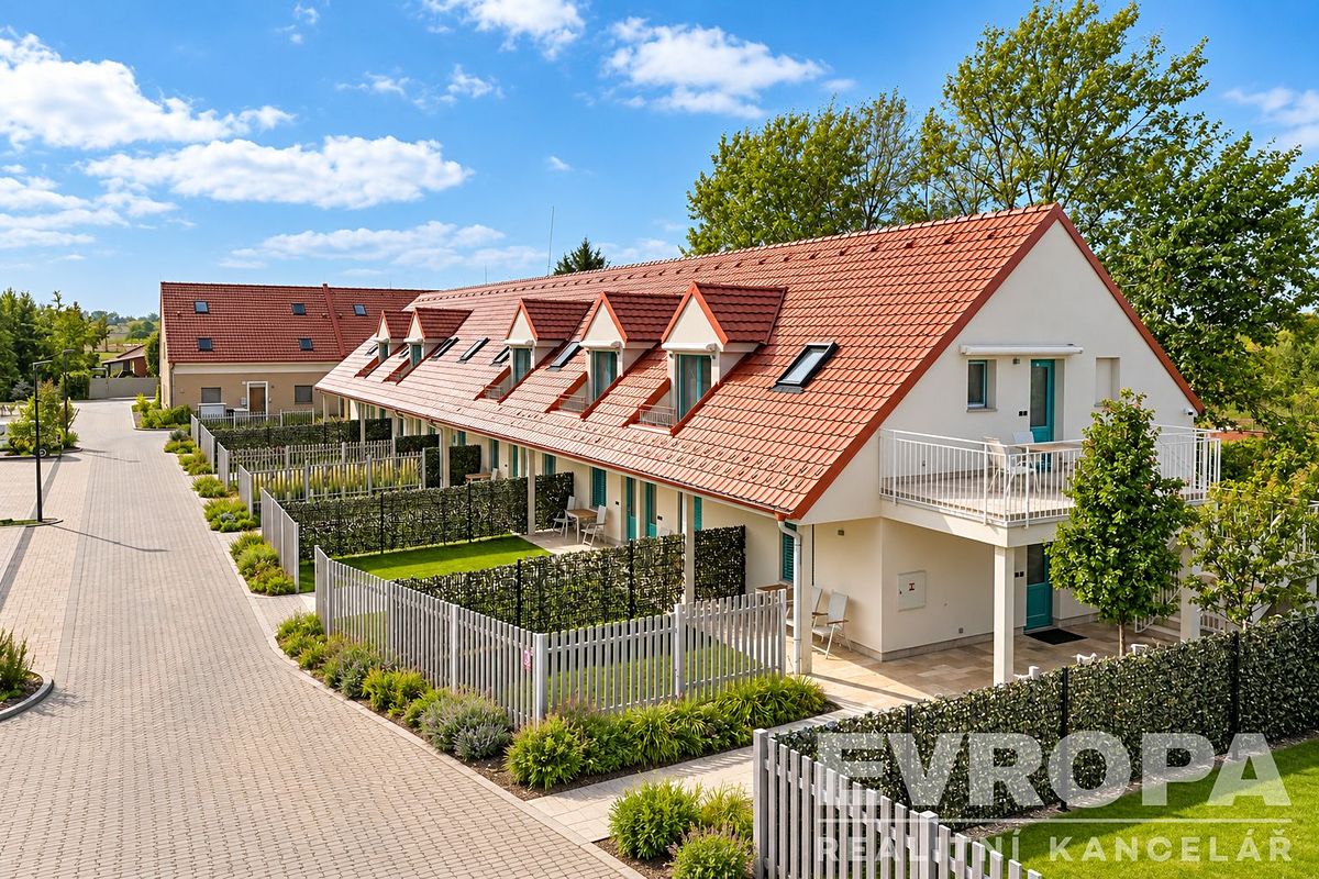 Pronájem bytu 3+kk 65 m² – fotografie 2