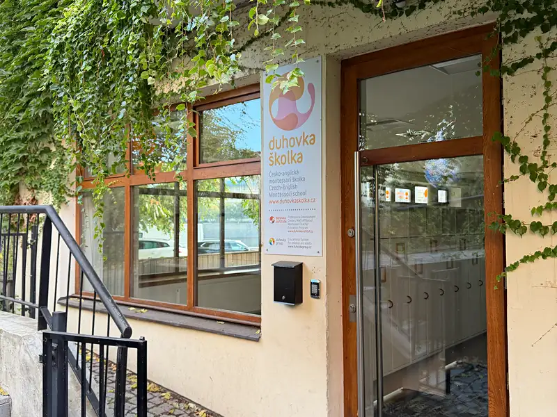 Pronájem komerční nemovitosti 180 m², Praha – náhled fotky 1