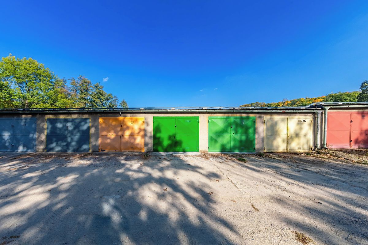 Pronájem garáže 19 m², Slaný – fotka 1 z 3