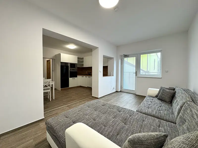 Pronájem bytu 2+1 55 m², Ostrava – náhled fotky 2