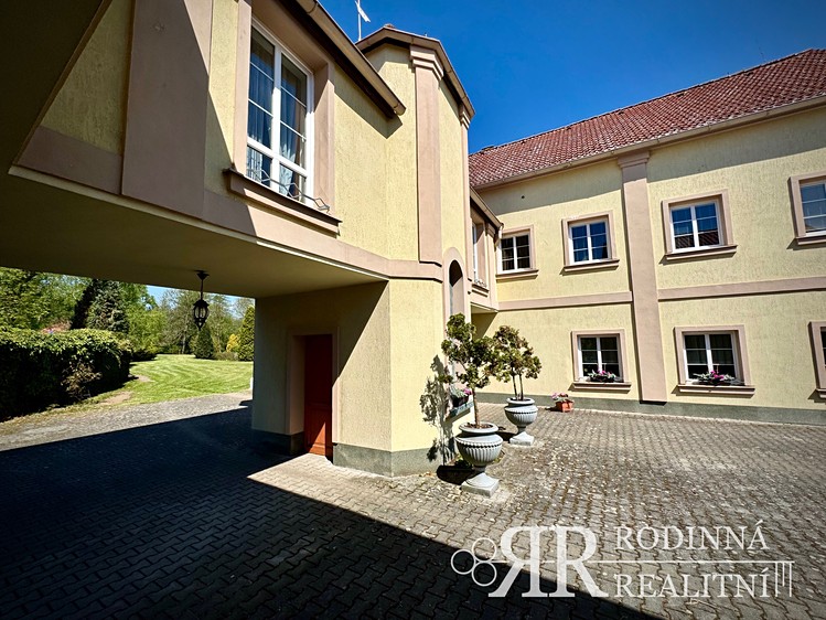 Prodej komerčního prostoru, 1 000 m² (23 z 30)