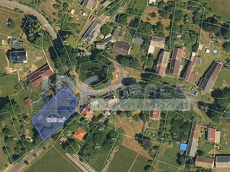 Prodej stavebního pozemku 1203 m², Planá – náhled fotky 1