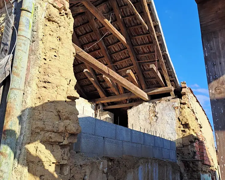 Dražba rodinného domu 33 m², pozemek 995 m², Topolany – náhled fotky 2