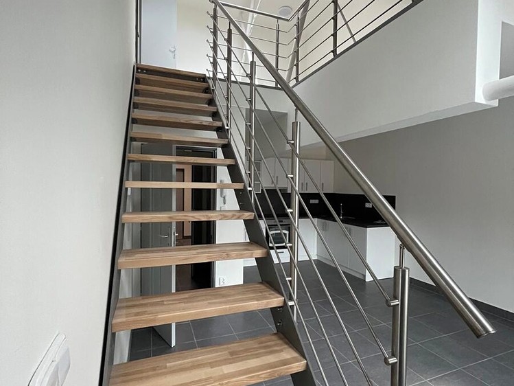 Pronájem bytu 3+kk, 72 m² (2 z 5)