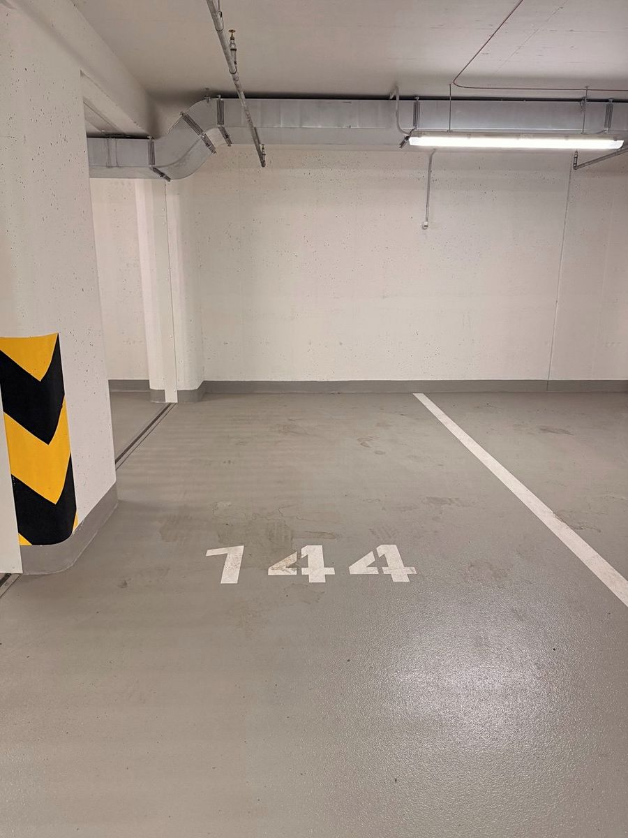 Pronájem garážového stání 15 m² – fotografie 3