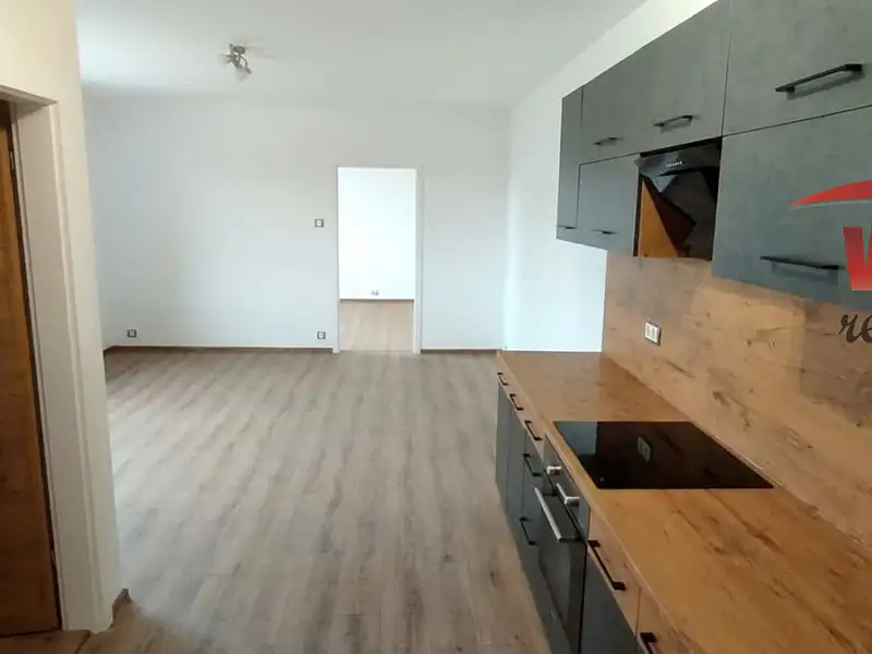 Pronájem bytu 2+kk 53 m², Karlovy Vary – náhled fotky 1
