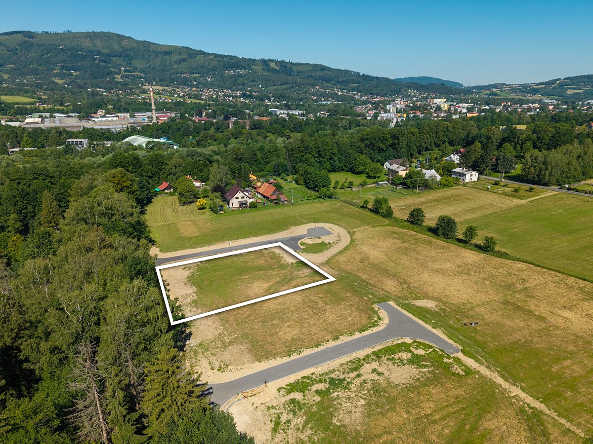 Prodej stavebního pozemku 1688 m² – fotografie 3