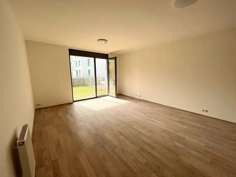 Pronájem bytu 1+kk 35 m², Praha – náhled fotky 1