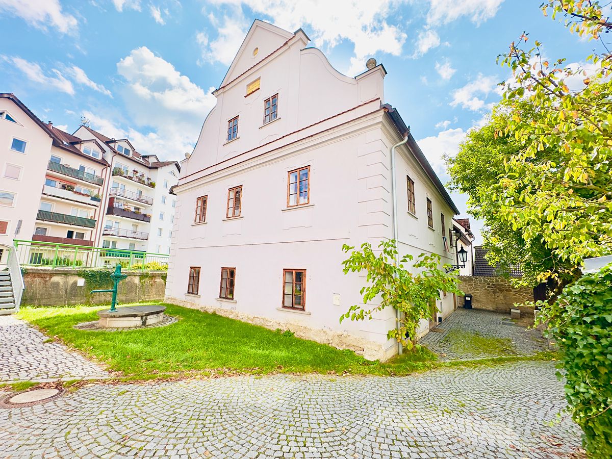 Prodej rodinného domu 324 m², pozemek 213 m²