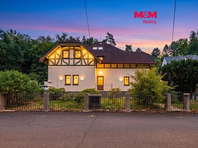 Prodej rodinného domu 486 m², pozemek 1076 m²