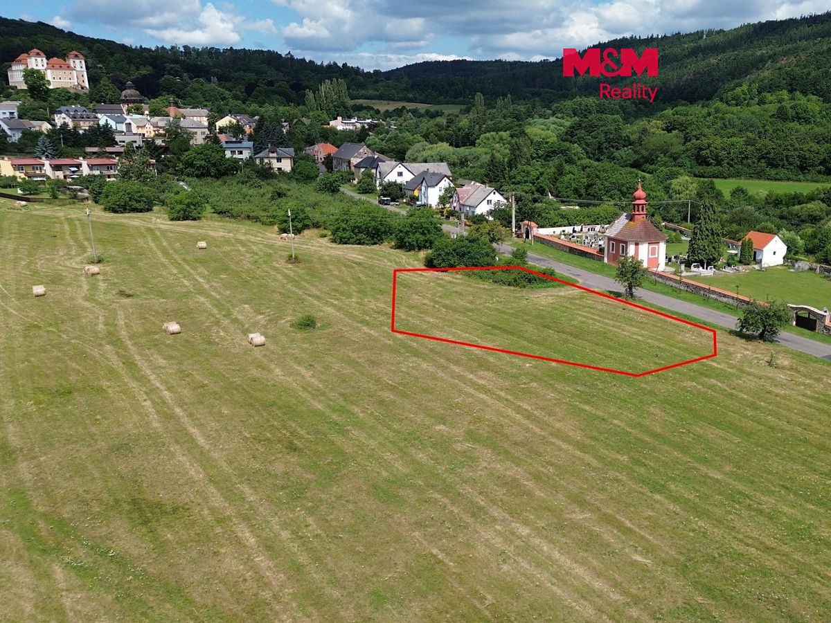 Prodej stavebního pozemku 1556 m², Valeč – fotka 1 z 3