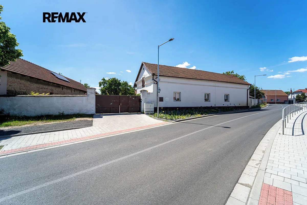 Prodej rodinného domu 140 m², pozemek 2563 m²