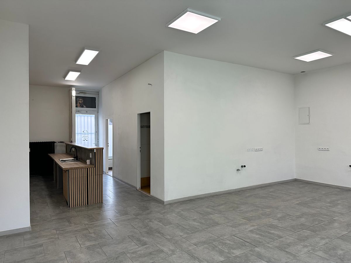 Pronájem komerční nemovitosti 72 m² – fotografie 2