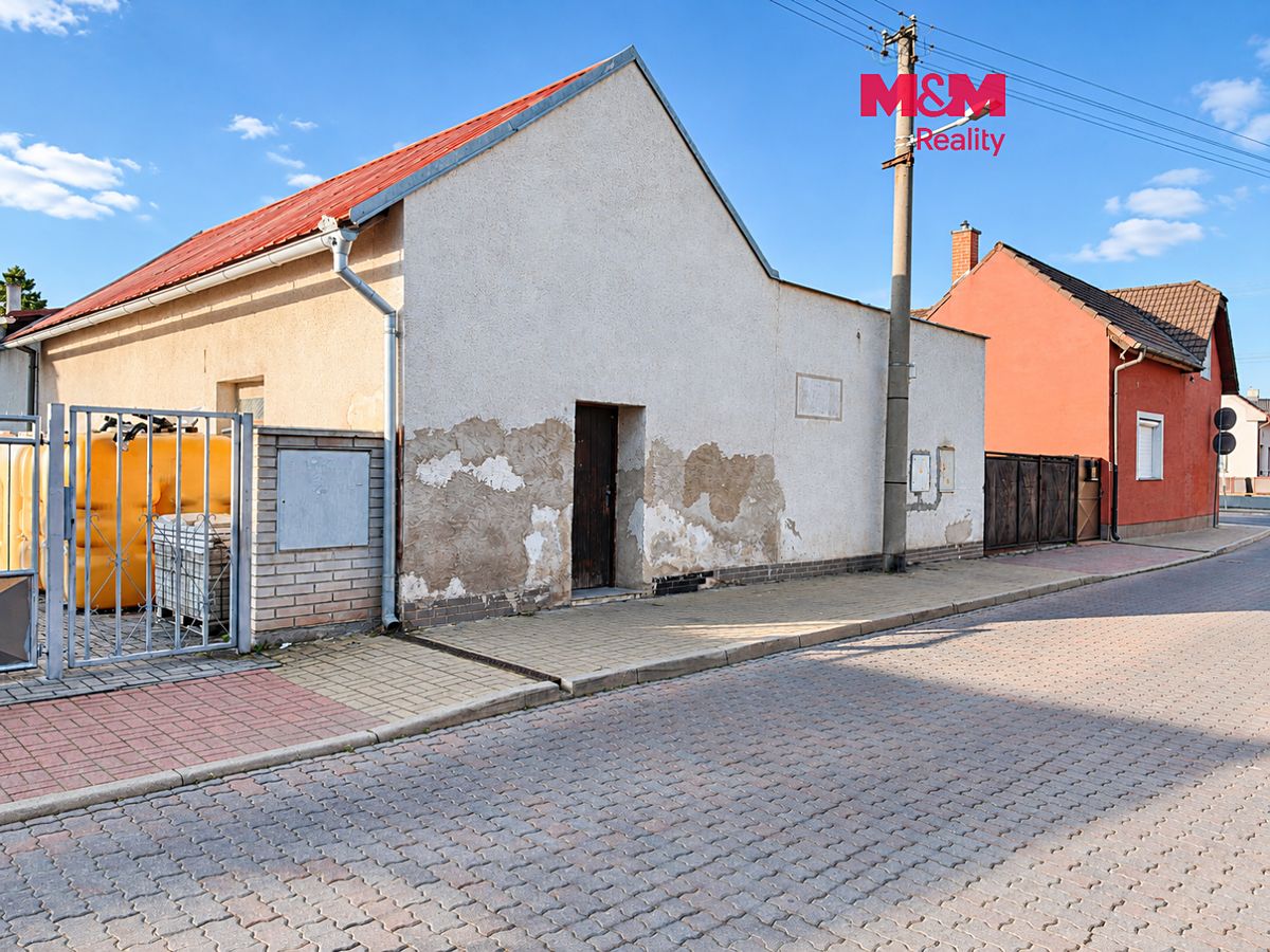 Pronájem výrobní haly, prostoru 235 m²