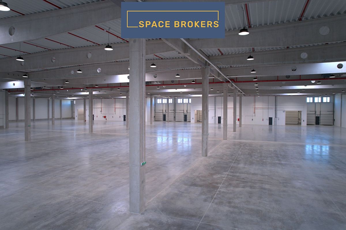 Pronájem skladového prostoru 1000 m² – fotografie 2