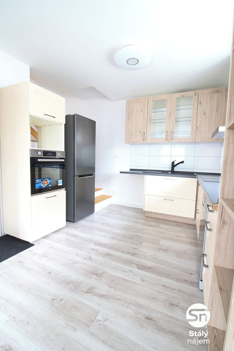 Pronájem bytu 4+kk 86 m² – fotografie 4