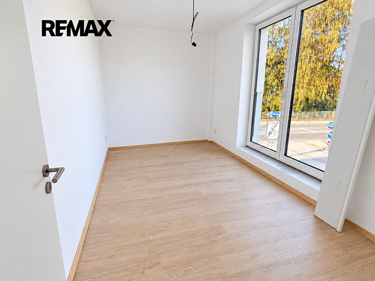 Комерційне приміщення на продаж, 76 м² (4 з 6)