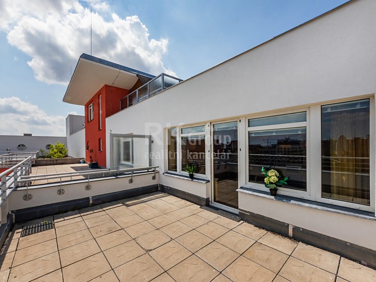 Pronájem bytu 2+kk, 65 m² (14 z 22)