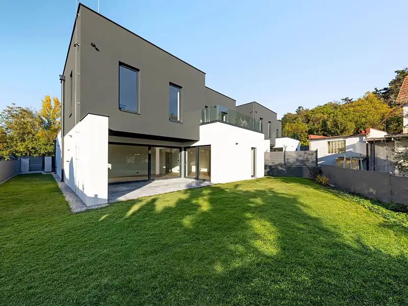 Prodej rodinného domu 244 m², pozemek 477 m², Praha – náhled fotky 3