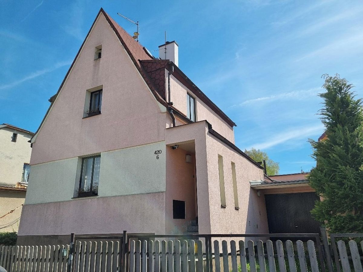 Prodej rodinného domu 130 m², pozemek 481 m², Karlovy Vary – fotka 1 z 3