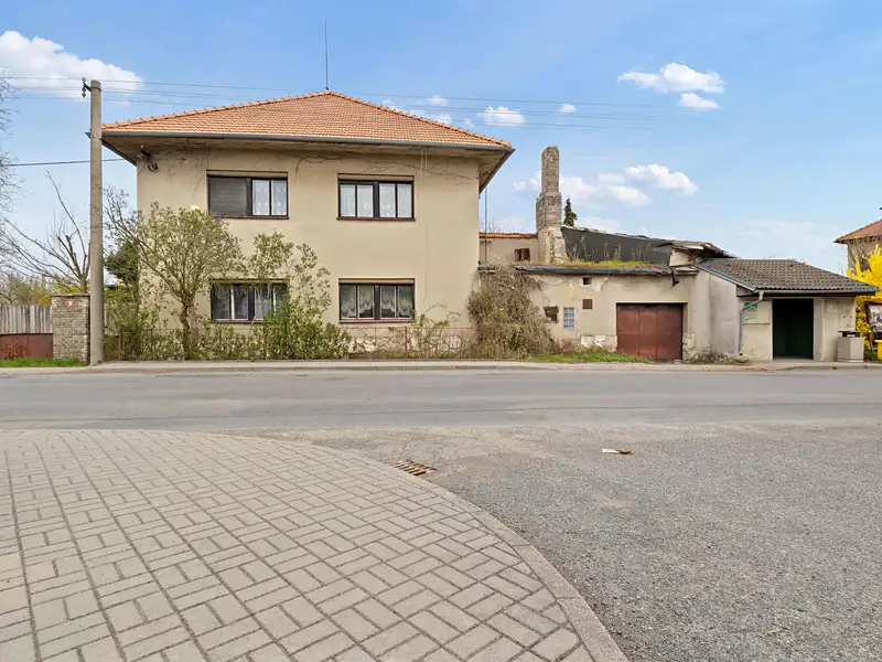 Prodej rodinného domu 260 m², pozemek 3645 m², Lhota – náhled fotky 1